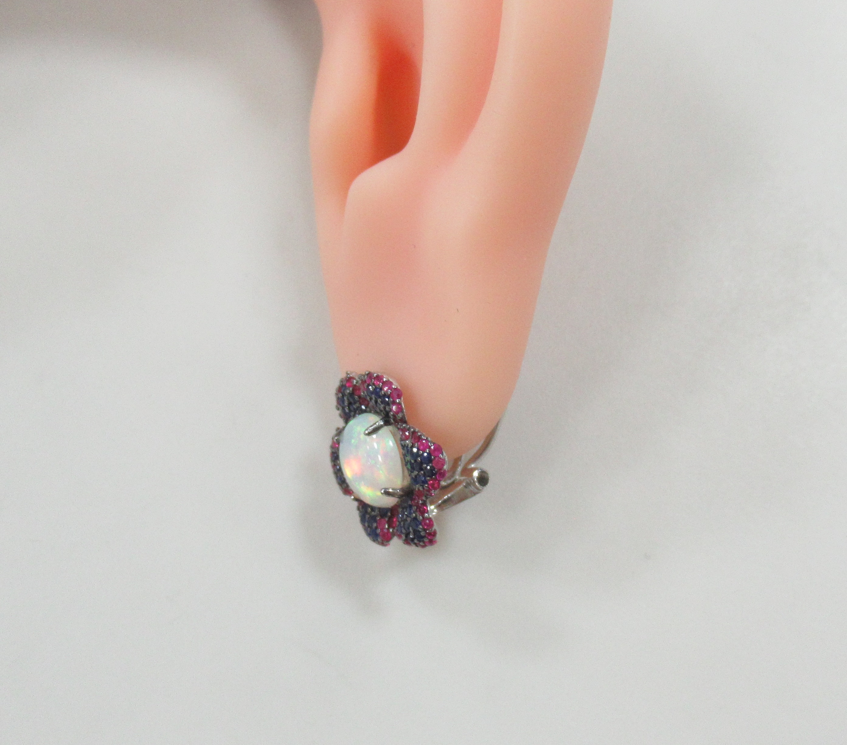 Серебряные серьги с опалами и мультисапфирами "Цветы"